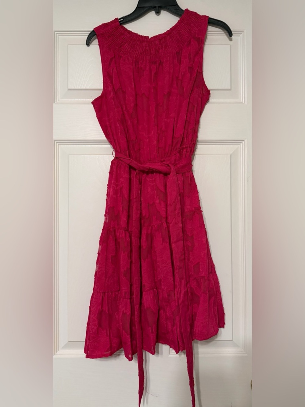 Simply Vera Textured Sleeveless Tie-Waist Midi Dress in Vibrant Raspberry